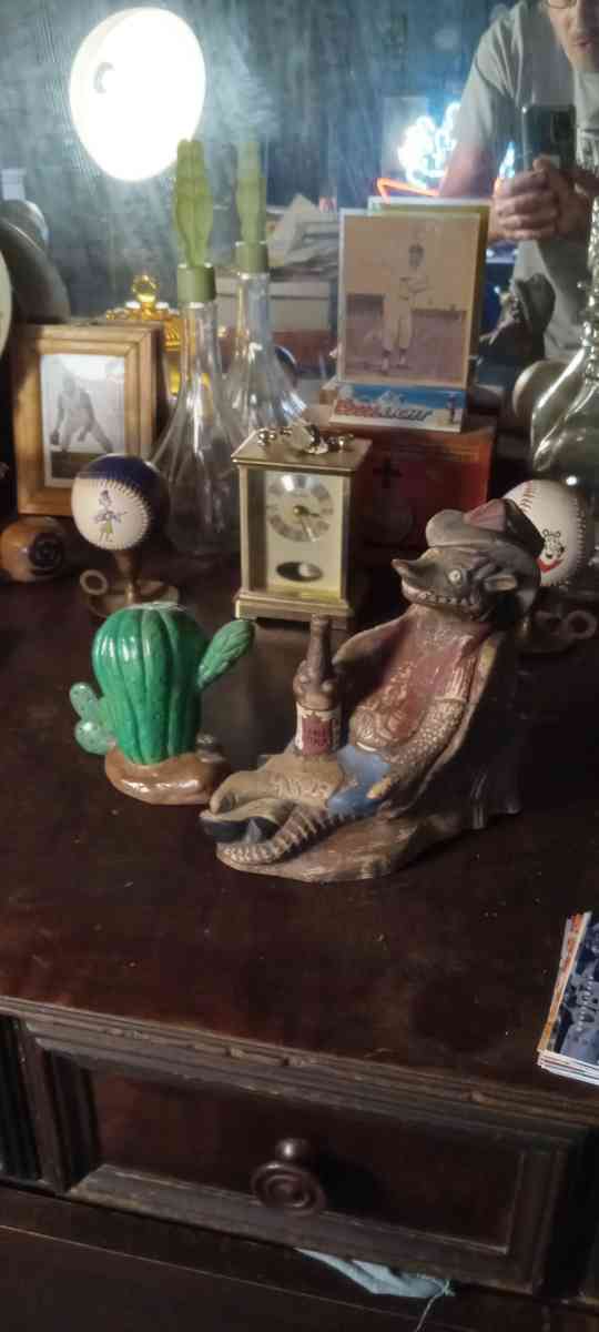 rare lonestar beer armadillo - New Albany, Indiana - FleaMarketBay