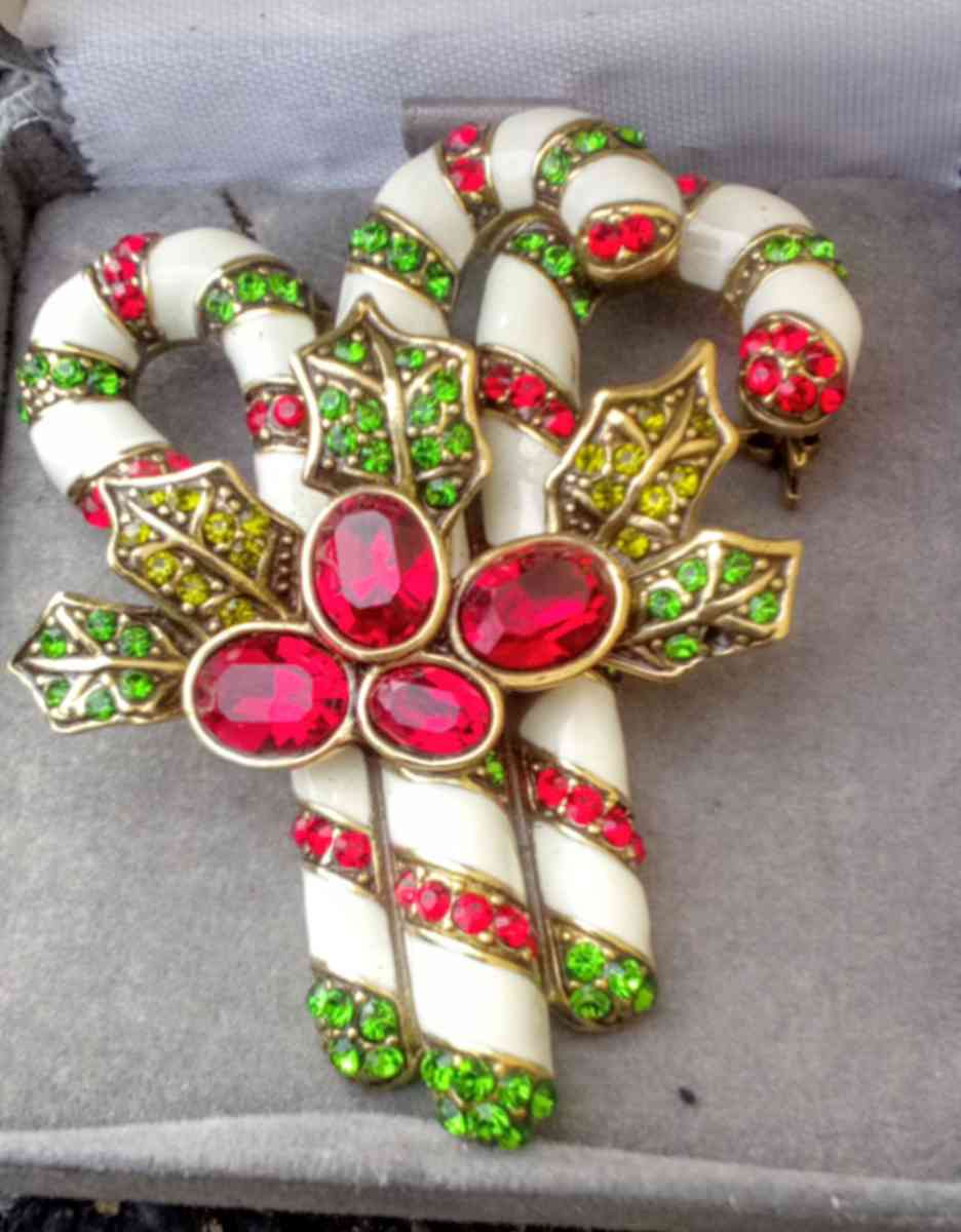 HEIDI DAUS peppermint pretty broche - Chemung, New York