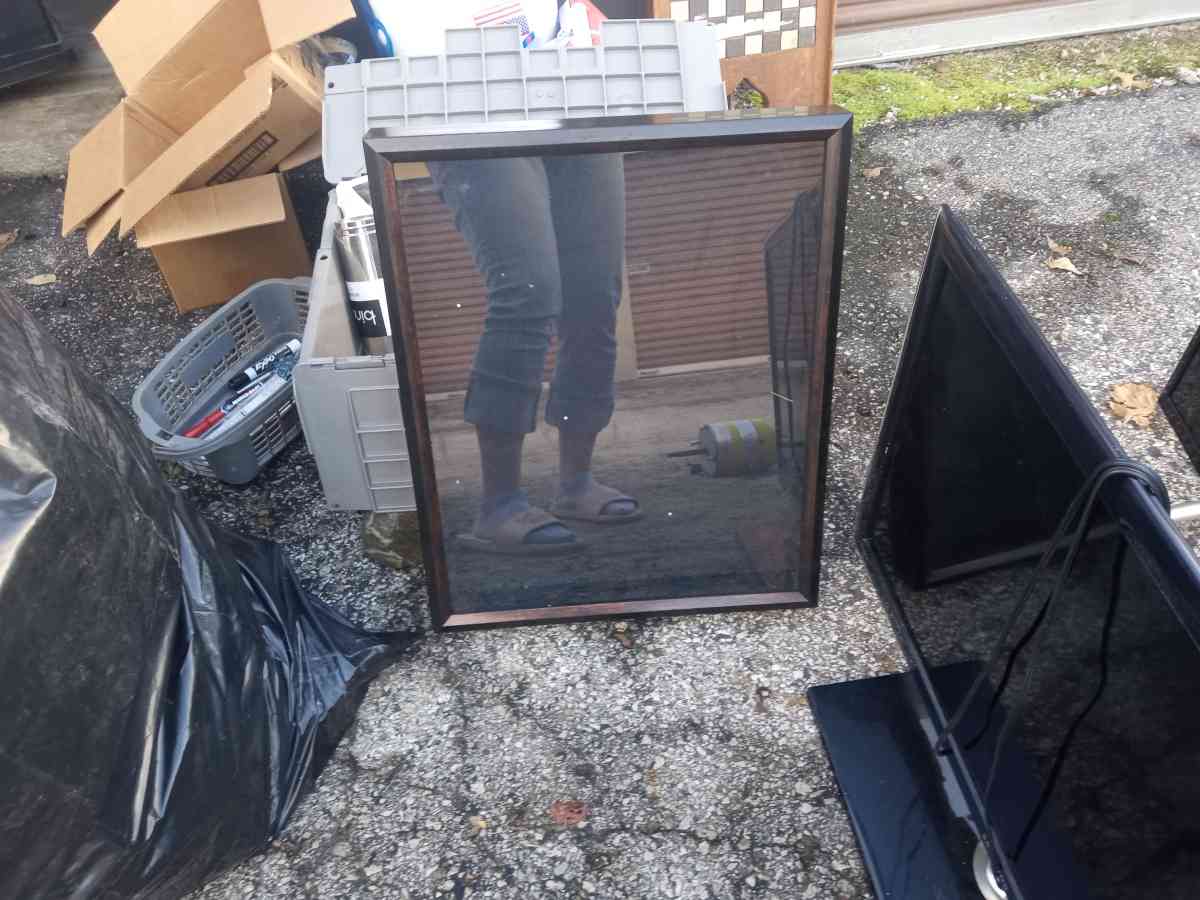 blow up mattress heaters display case TV stand - Bonner Springs, Kansas - FleaMarketBay