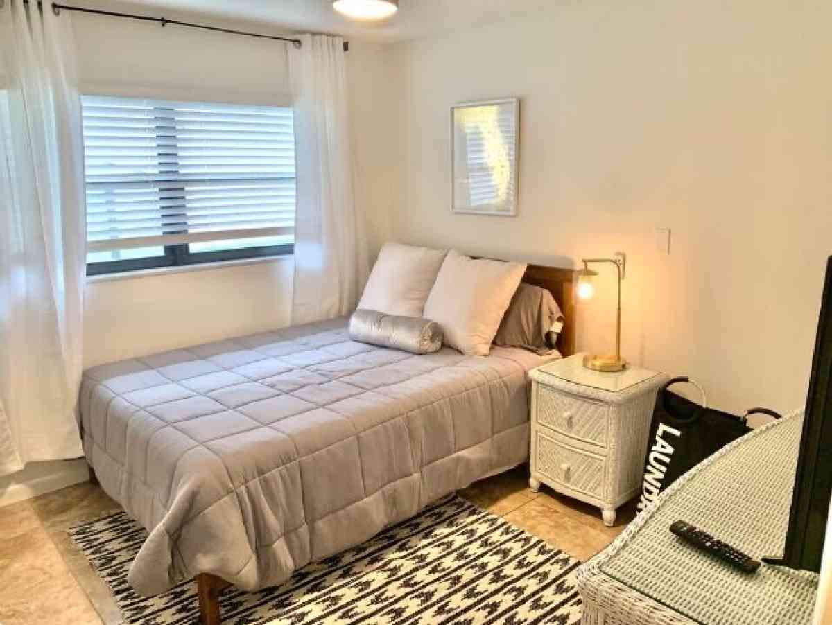 Beautifully furnished 3bed 2bath with an office - Orlando, Florida - FleaMarketBay