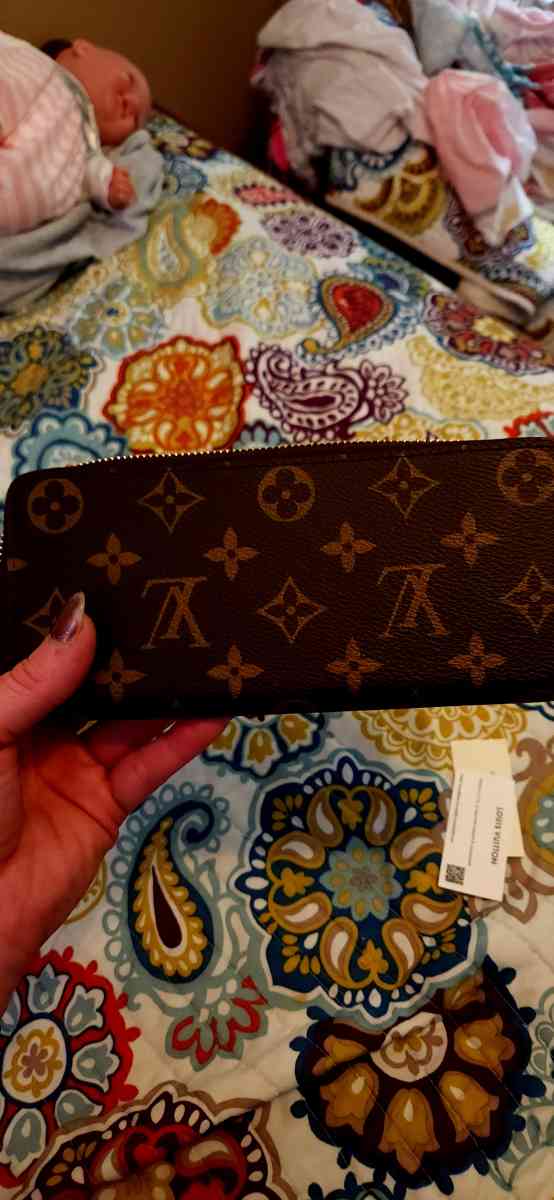 Louis Vuitton Wallet - Mobile, Alabama - FleaMarketBay