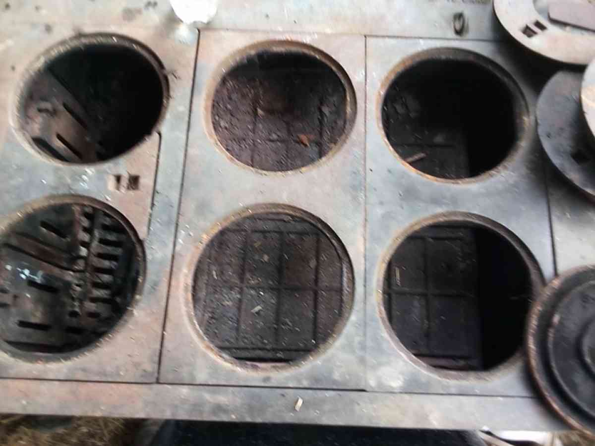 royal wood burning cook stove - Bedford, Kentucky - FleaMarketBay