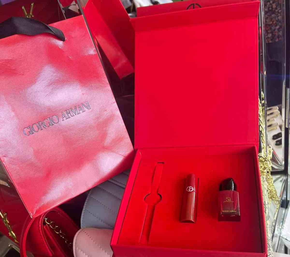 sale  giorgio armani lipgloss 405 and Si perfume gift set wi - Colleyville, Texas