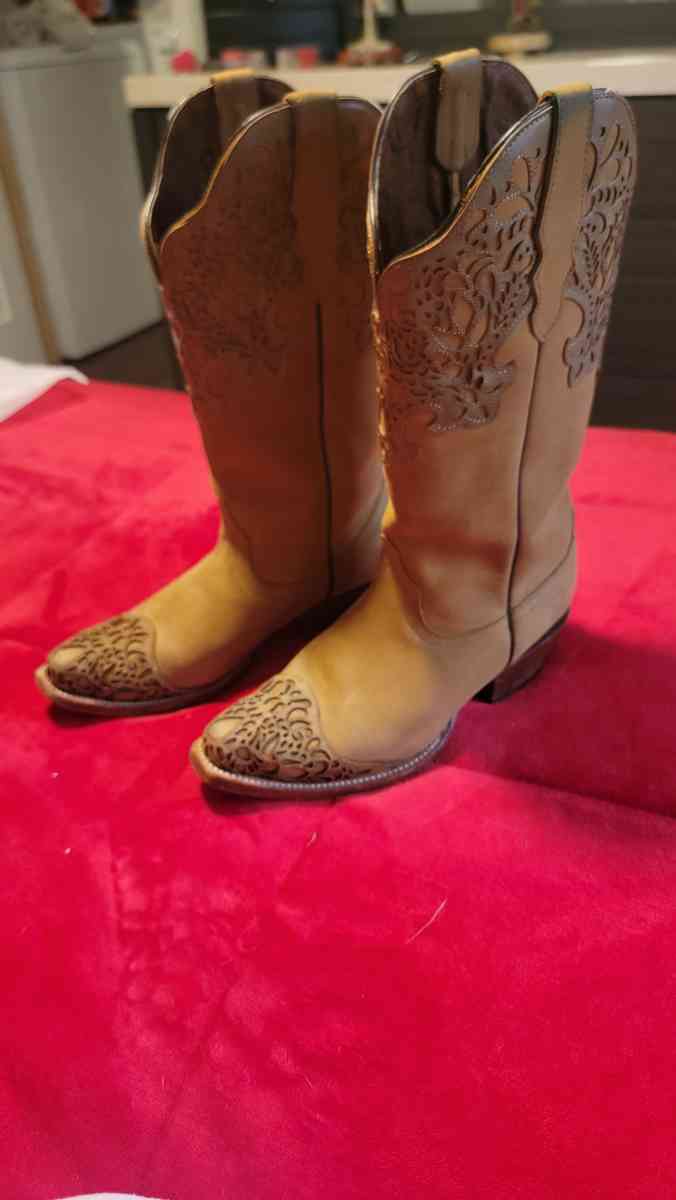 shoes - Dallas, Texas - FleaMarketBay