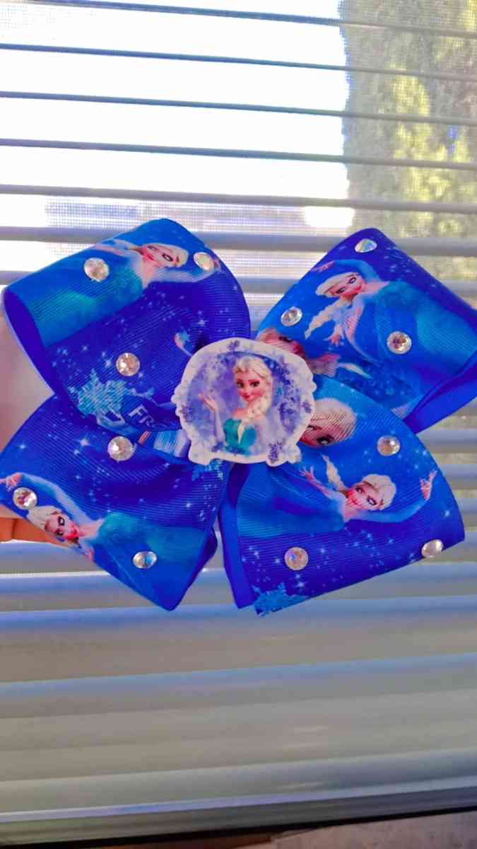 big decorated bow - Yuma, Arizona