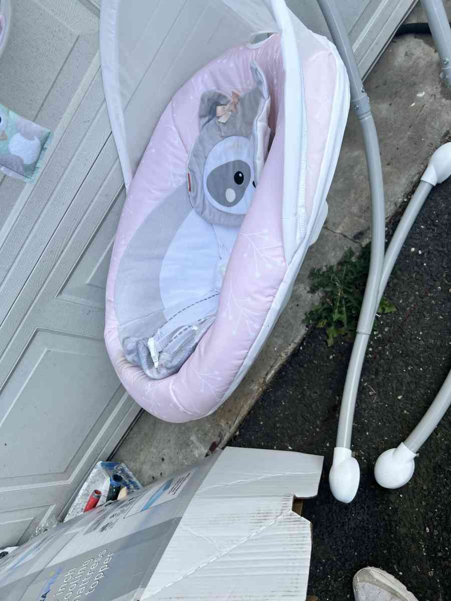 Baby swing music lullaby Baby swing music lullaby - Bethel, Connecticut - FleaMarketBay