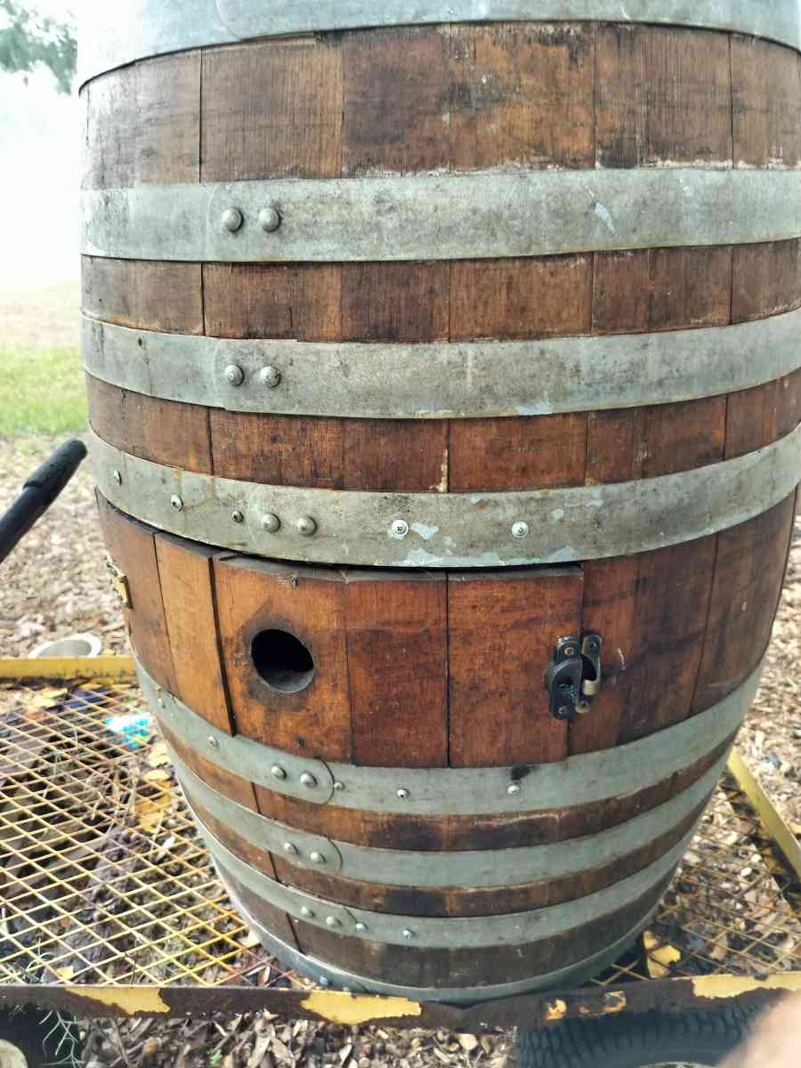 wooden barrel sink - Inverness, Florida - FleaMarketBay