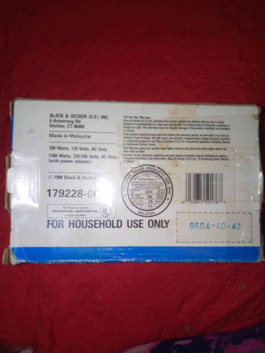 vintage 1988 Black and Decker travel iron - Davenport, Florida - FleaMarketBay