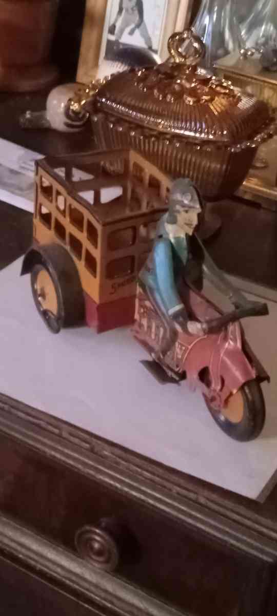 1938 or 39 marxx wind up speed boy delivery - New Albany, Indiana - FleaMarketBay