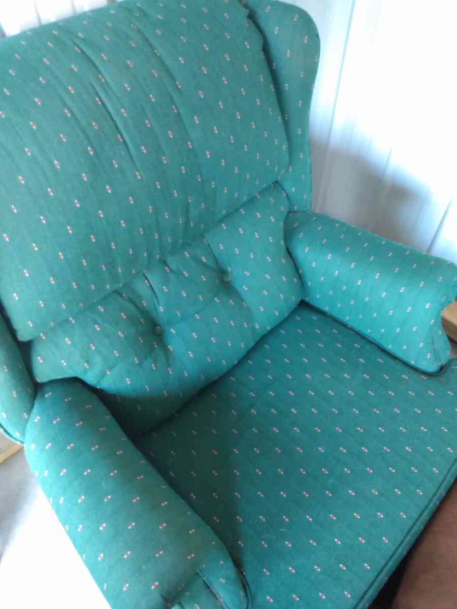 OBO living room chair recliner - Janesville, Wisconsin