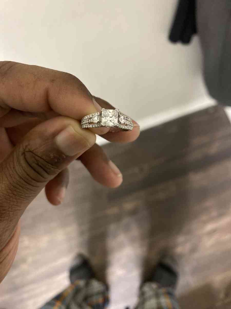 Promising ring - Addison, Texas - FleaMarketBay