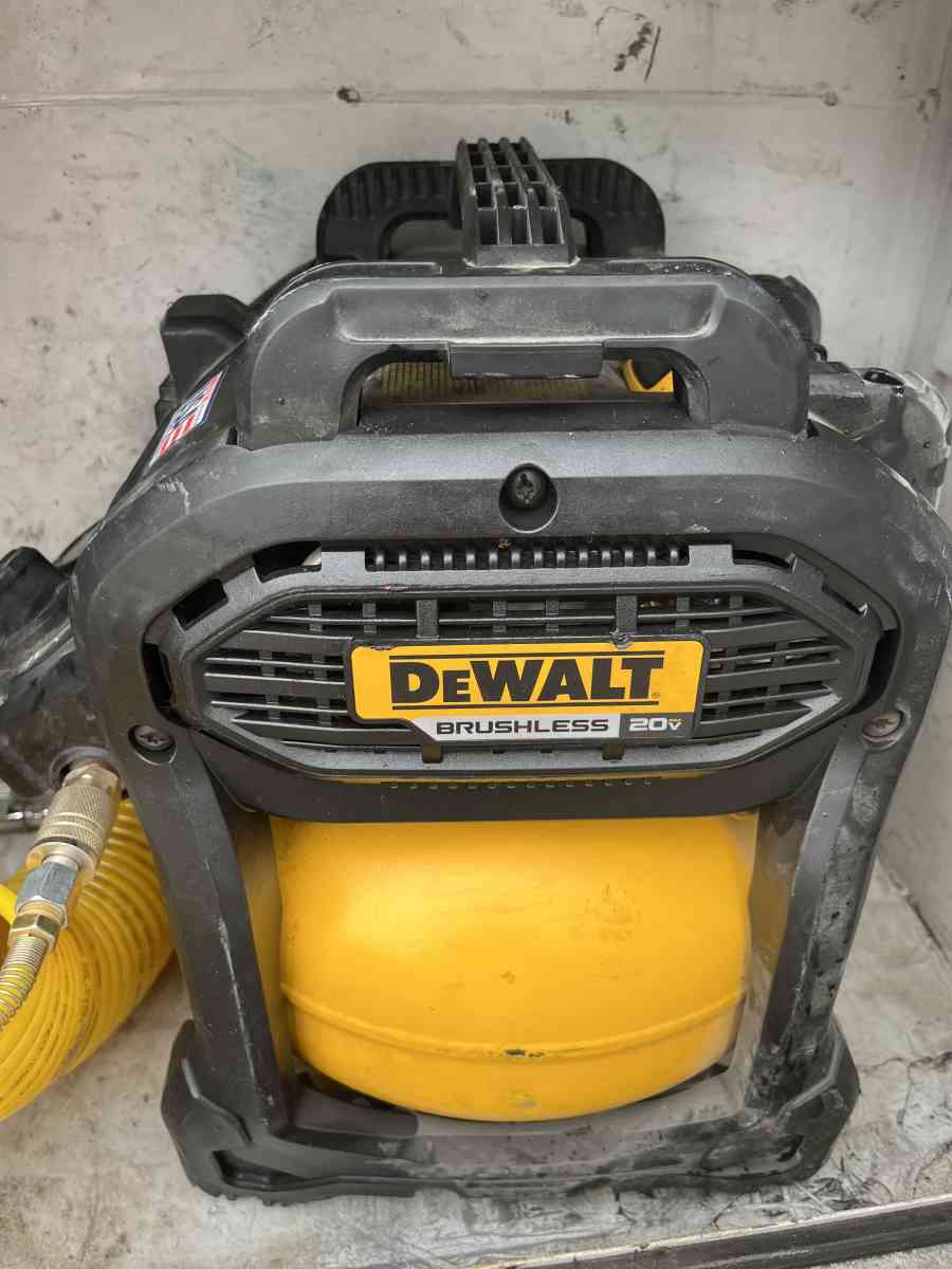 dewalt portable air compressor - San Jose, California - FleaMarketBay