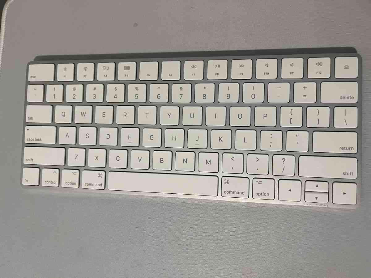 Apple iMac Desktop Compute sonoma 4K with mouse and keyboard - Cypress, Texas - FleaMarketBay