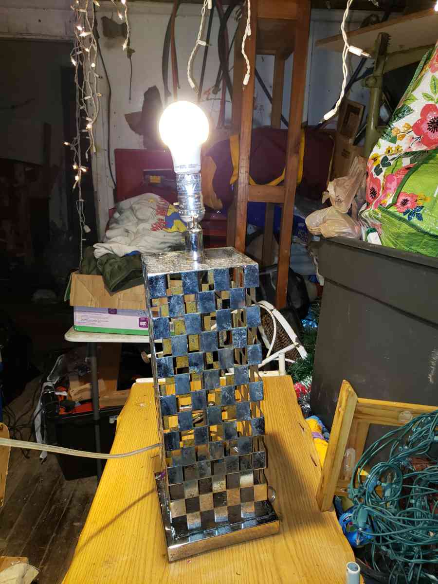 vintage lamp - Rayne, Louisiana