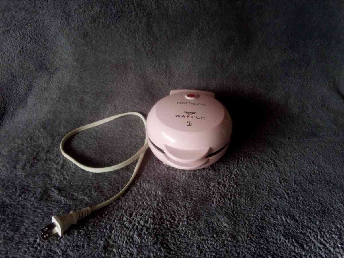 Mini Waffle Maker - Indianapolis, Indiana - FleaMarketBay