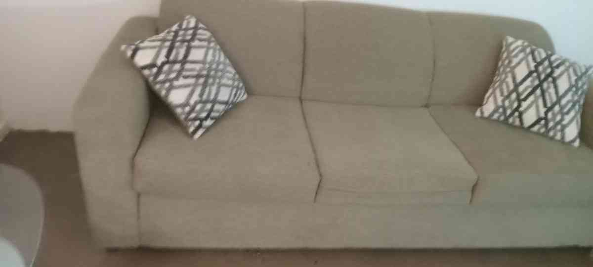 selling my sofa theyre in good condition - Phoenix, Arizona - FleaMarketBay