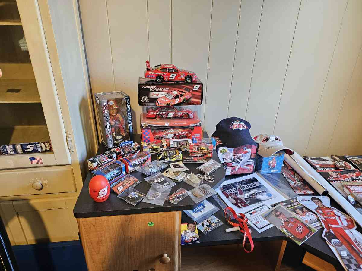 Kasey Kahne Memorabilia - Lanett, Alabama - FleaMarketBay