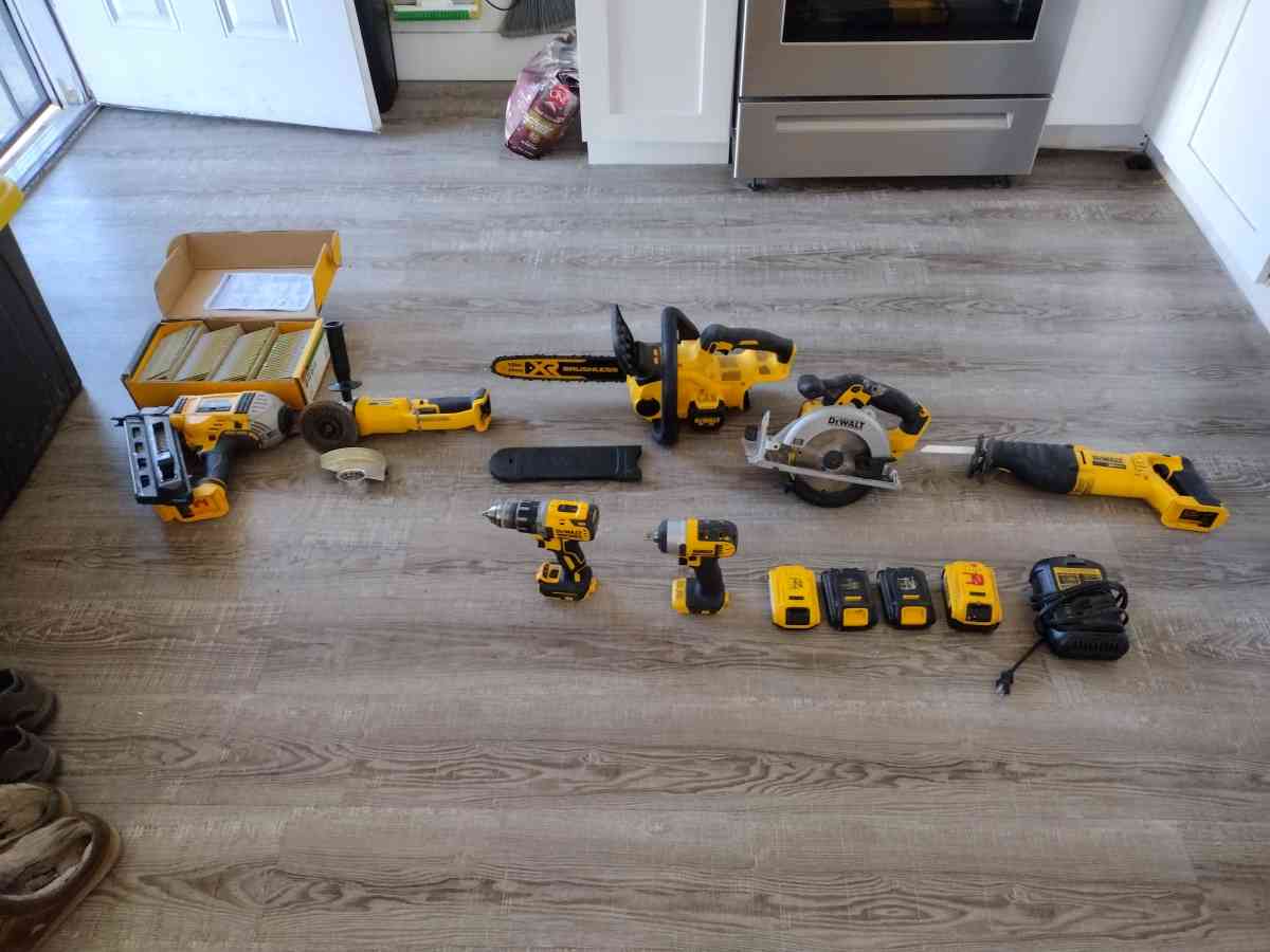 20v DeWalt tools - Tucson, Arizona