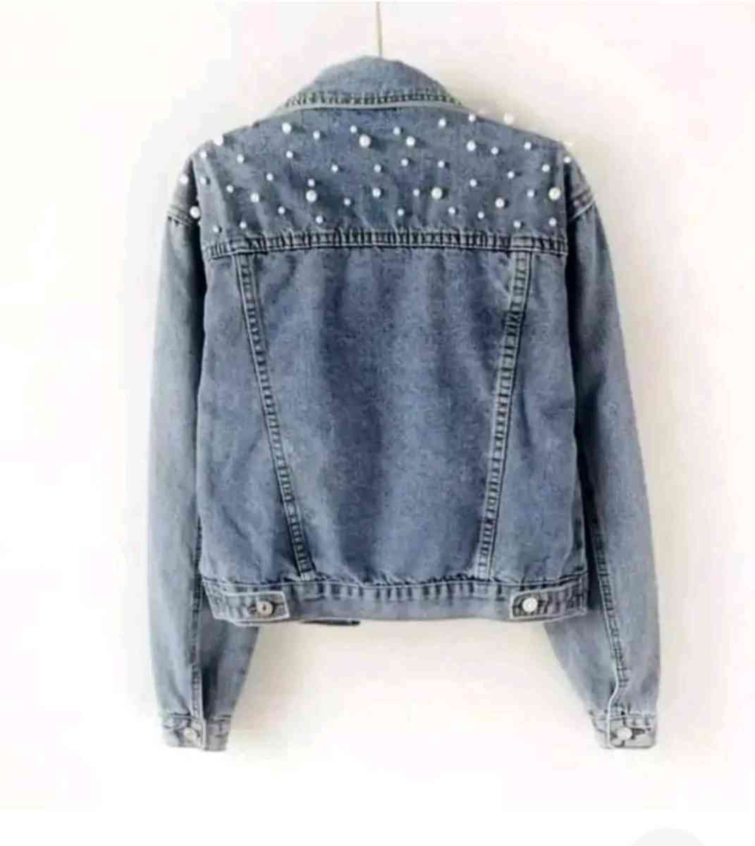 Womens pearl denim jacket - Willingboro, New Jersey - FleaMarketBay