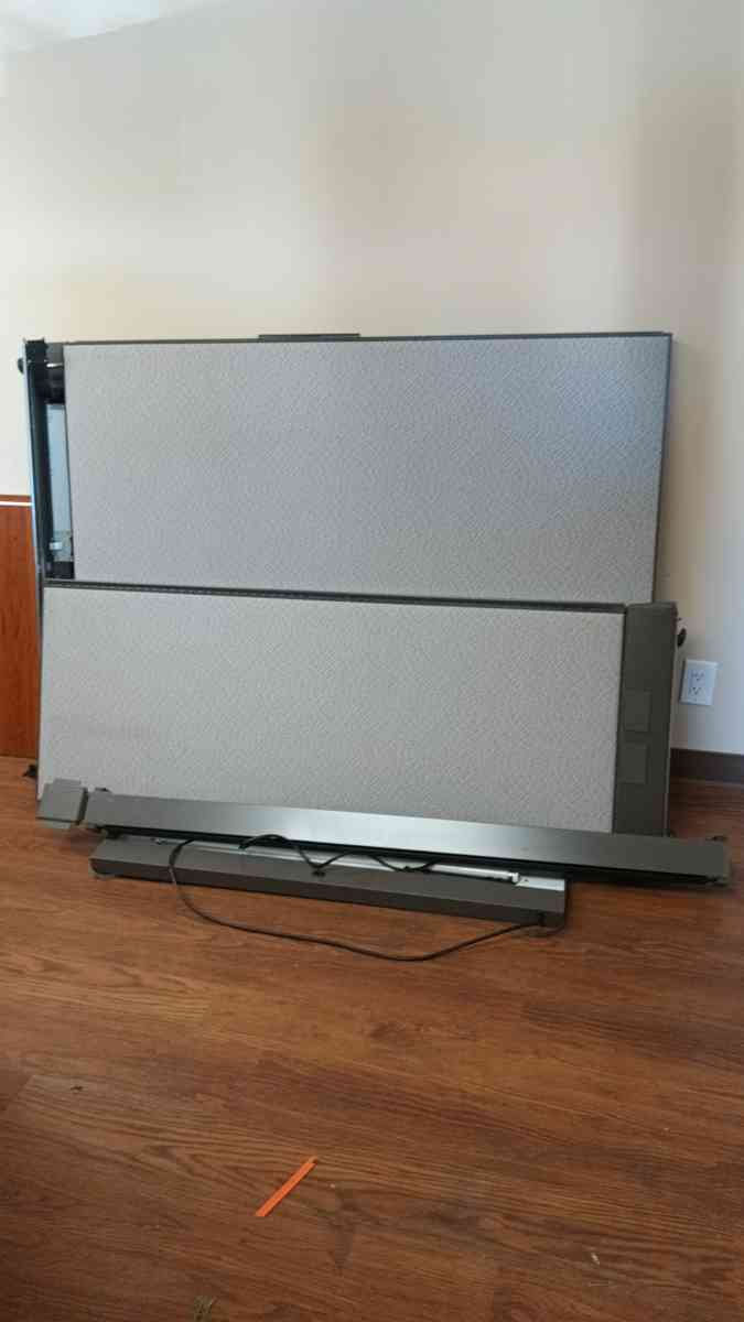 cubicle - Riverside, California - FleaMarketBay