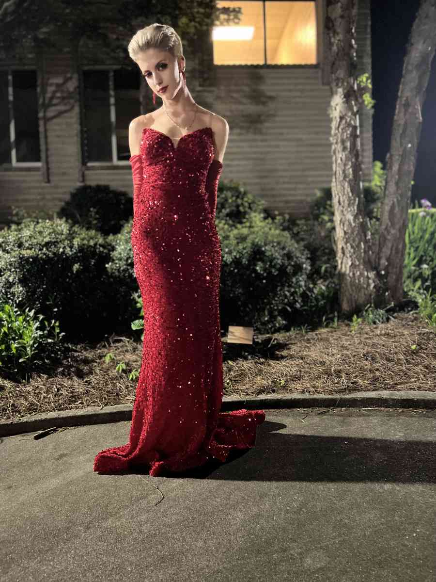 red prom dress - Mcdonough, Georgia - FleaMarketBay