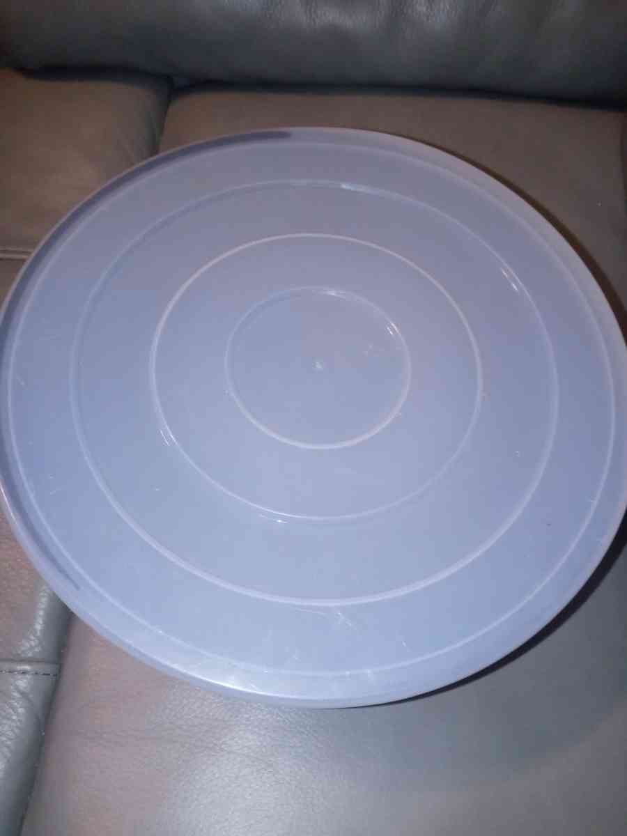 large bowl with secure lid - Davenport, Florida - FleaMarketBay