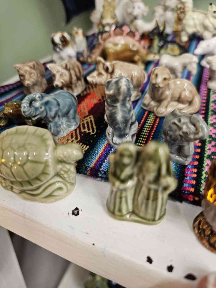 Ward Miniature Collectables - Ocala, Florida - FleaMarketBay