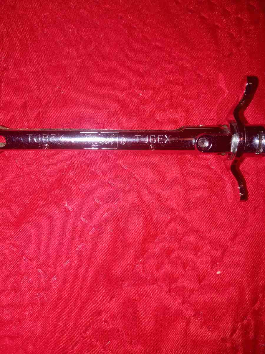 vintage antique 1943 to 1953 surgical instrument - Davenport, Florida - FleaMarketBay