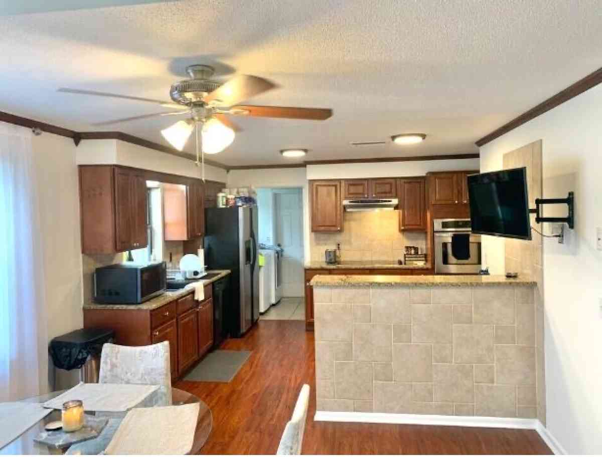 Beautifully furnished 3bed 2bath with an office - Orlando, Florida - FleaMarketBay