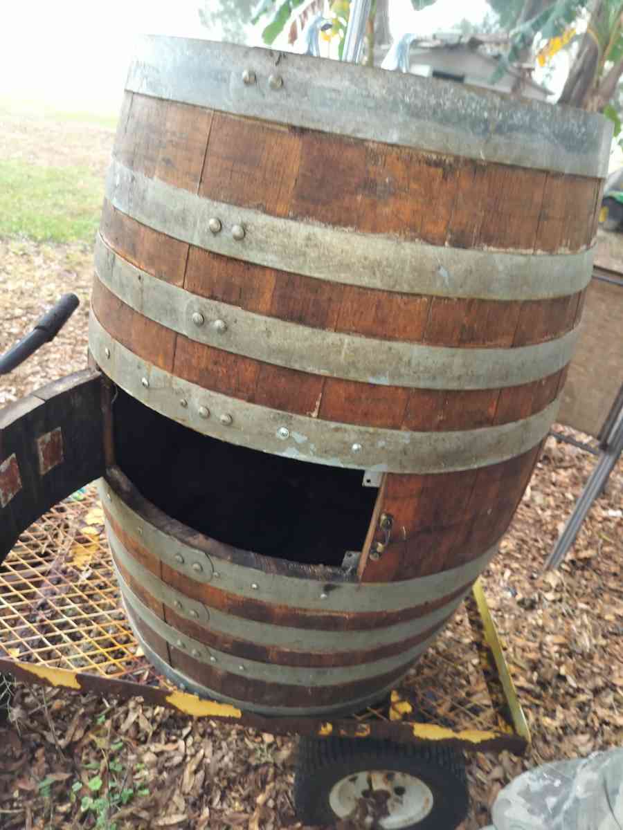 wooden barrel sink - Inverness, Florida - FleaMarketBay