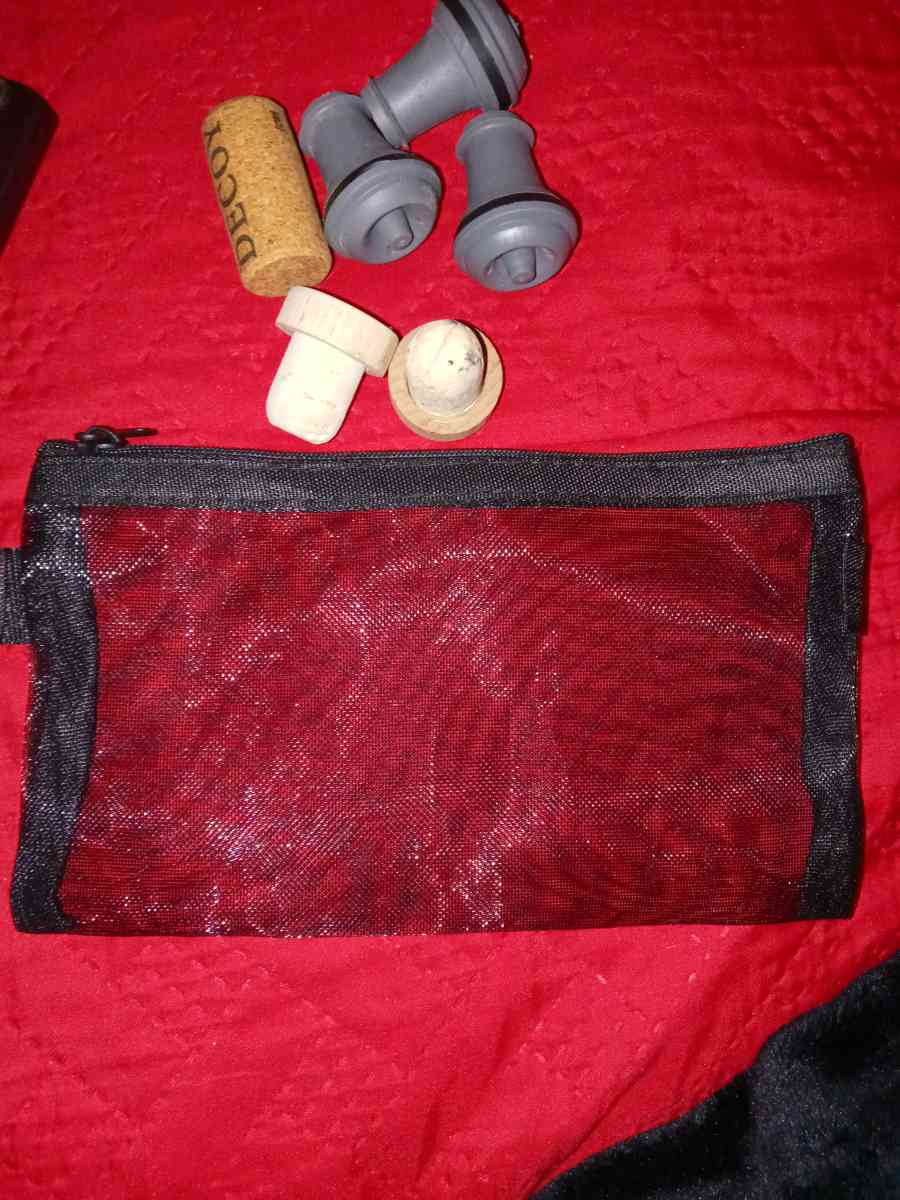 wine keys corks Stoppers can openers bottle openers net bag - Davenport, Florida - FleaMarketBay