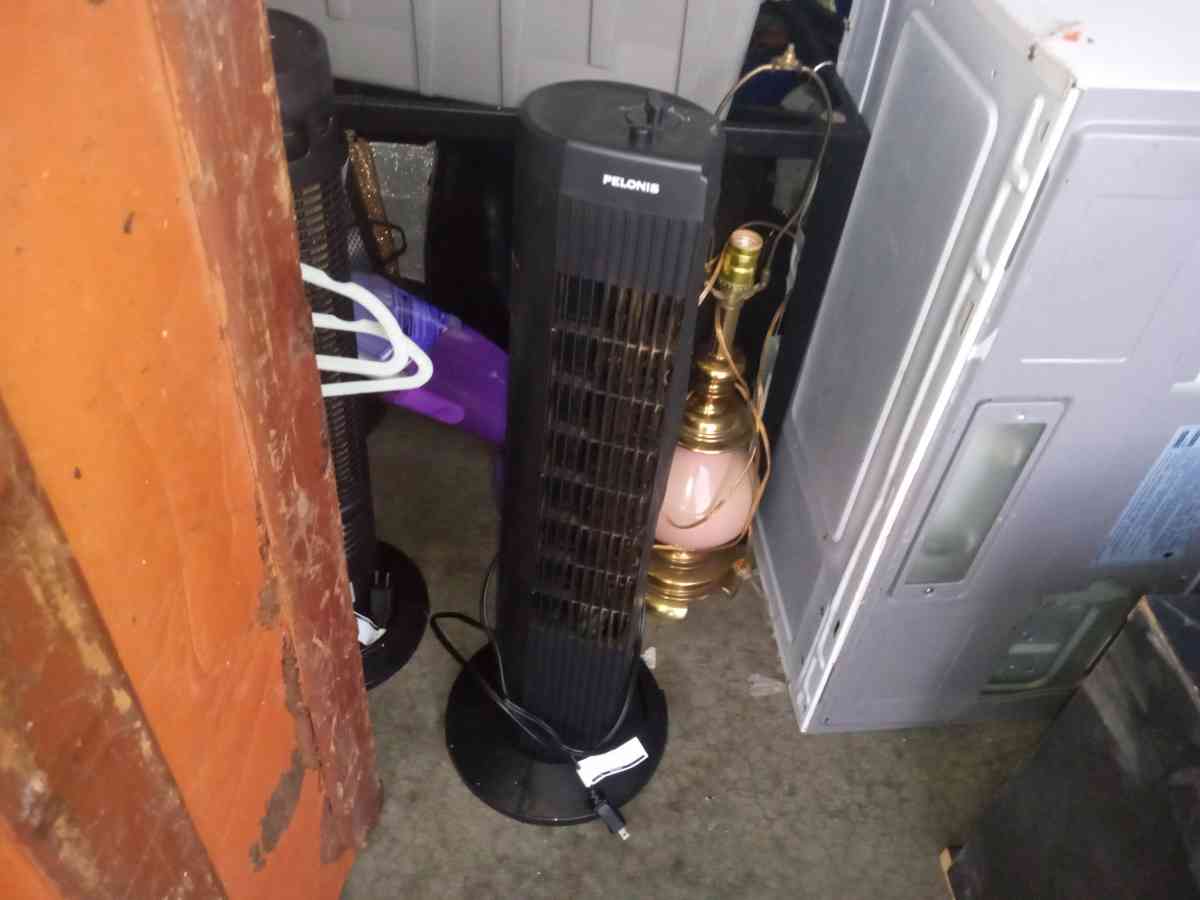 blow up mattress heaters display case TV stand - Bonner Springs, Kansas - FleaMarketBay