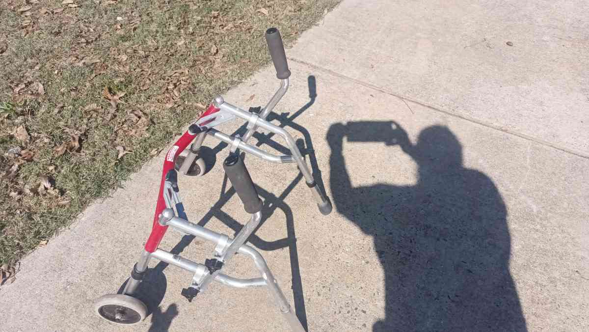 child walker - Little Rock, Arkansas - FleaMarketBay