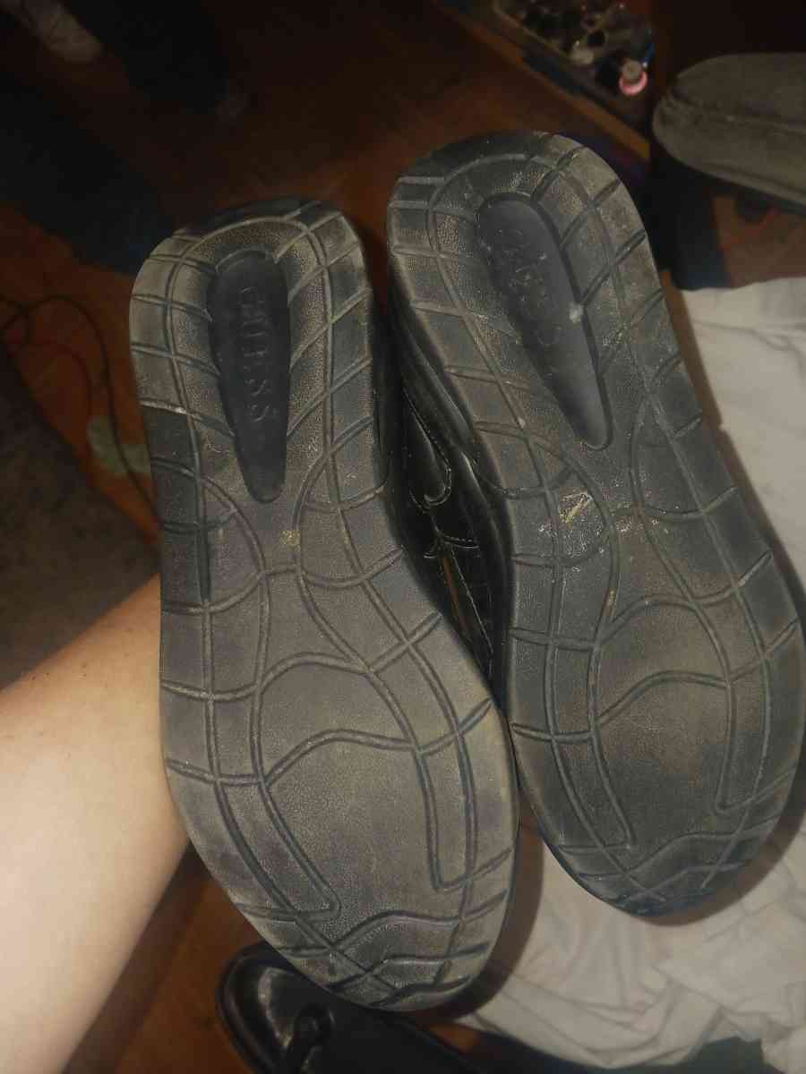 Guess Shoes sz 7 for children boys - San Antonio, Texas - FleaMarketBay