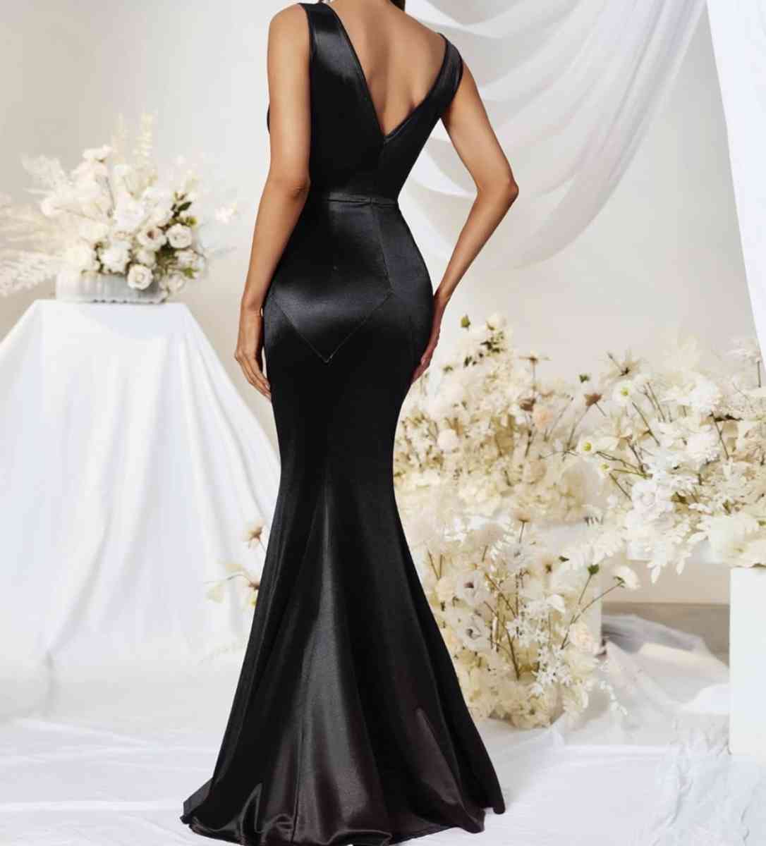 black gown - Sarasota, Florida - FleaMarketBay