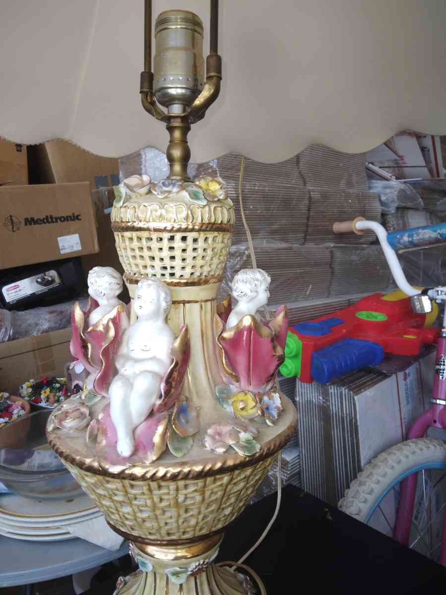 vintage cherub lamp - El Mirage, Arizona - FleaMarketBay