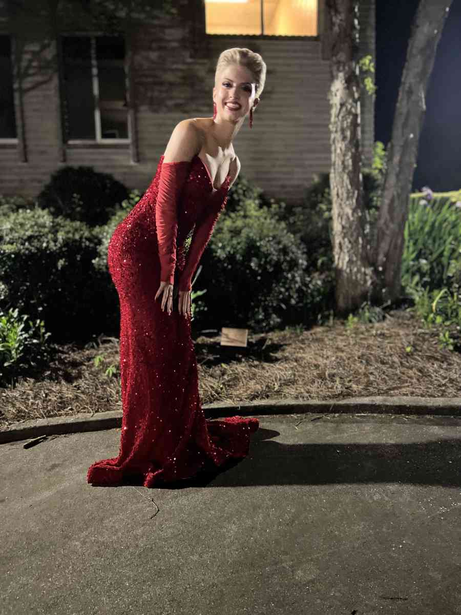 red prom dress - Mcdonough, Georgia