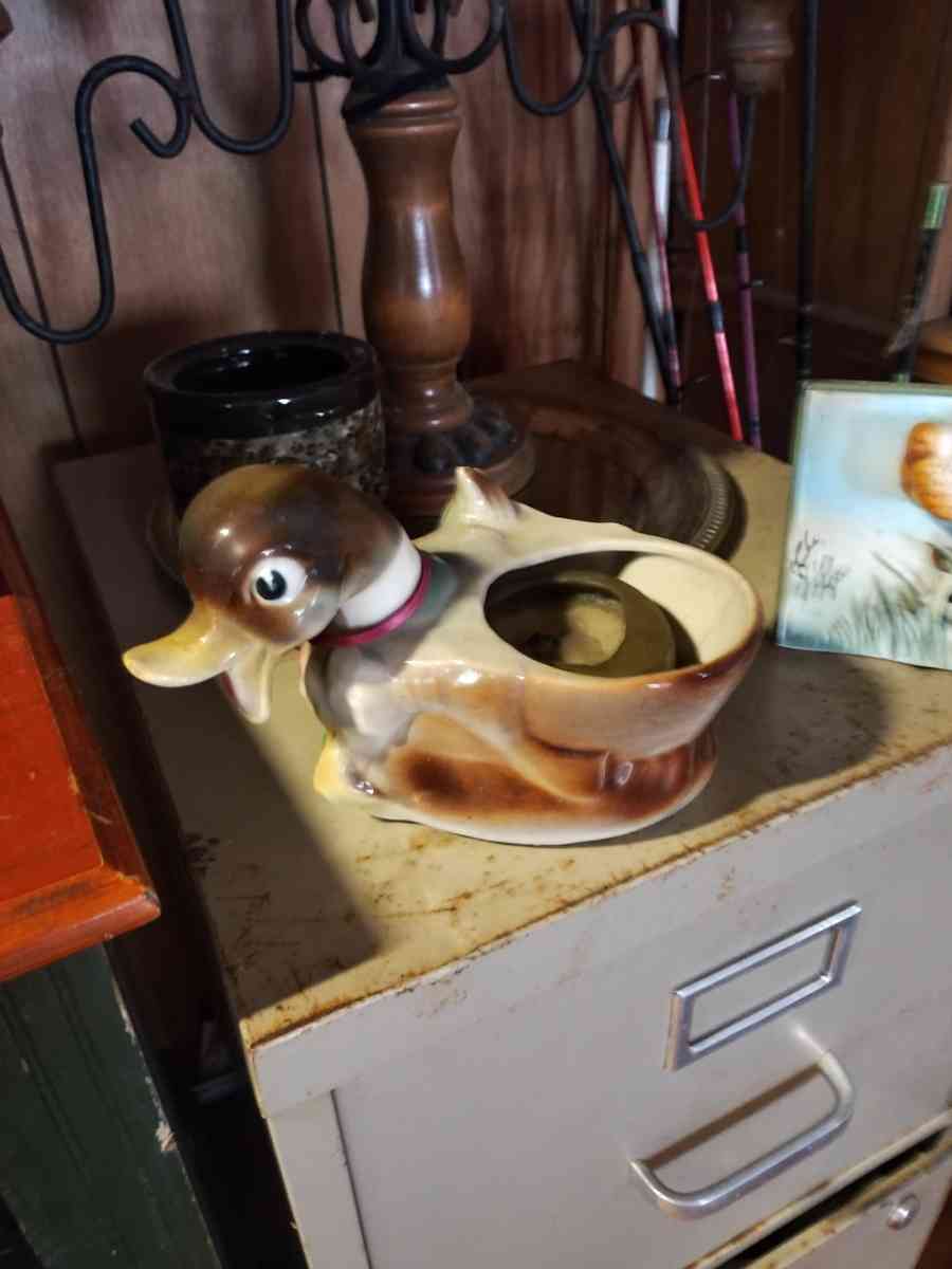 Shawnee Duck Planter - Fort Payne, Alabama