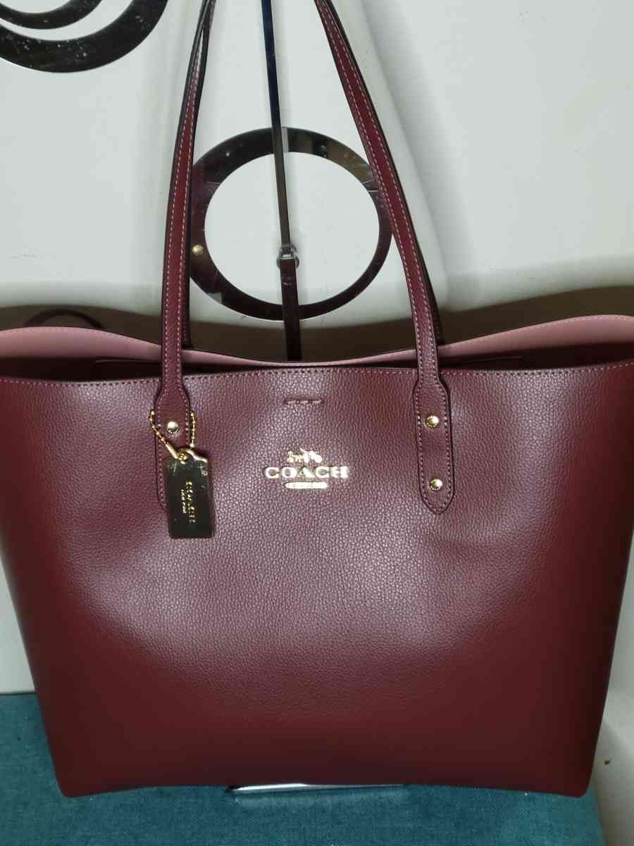 Extra Large Coach Tote New With Tags - South Windsor, Connecticut