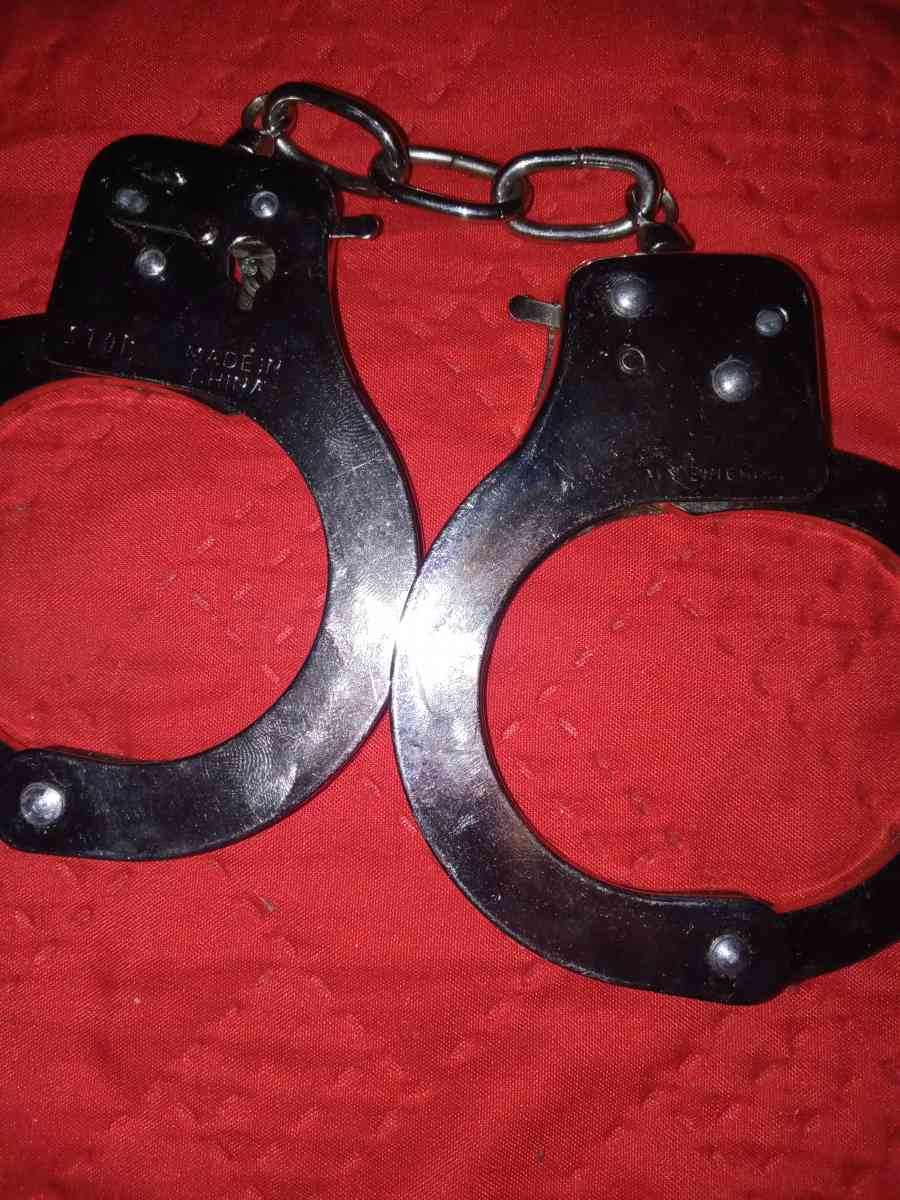 stainless steel handcuffs - Davenport, Florida - FleaMarketBay