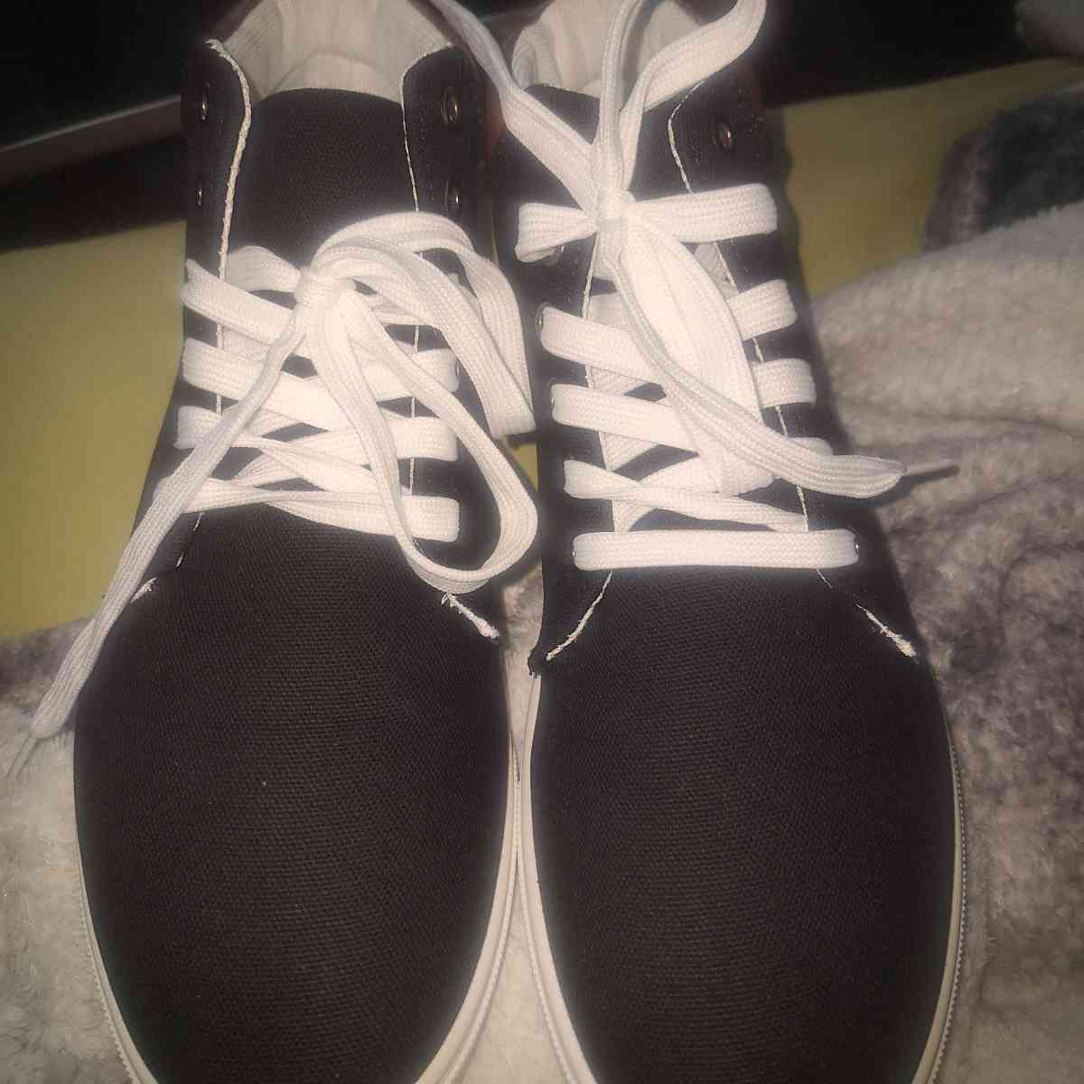 going out mans shoes - Panorama City, California