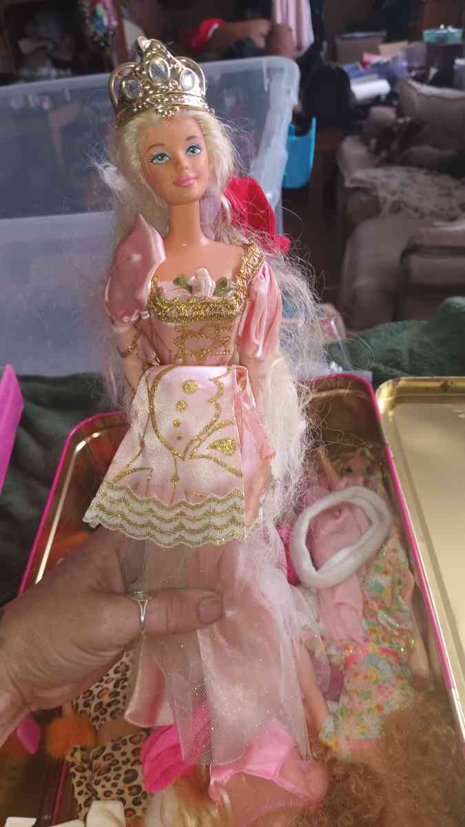 barbies - Greenbrier, Tennessee - FleaMarketBay