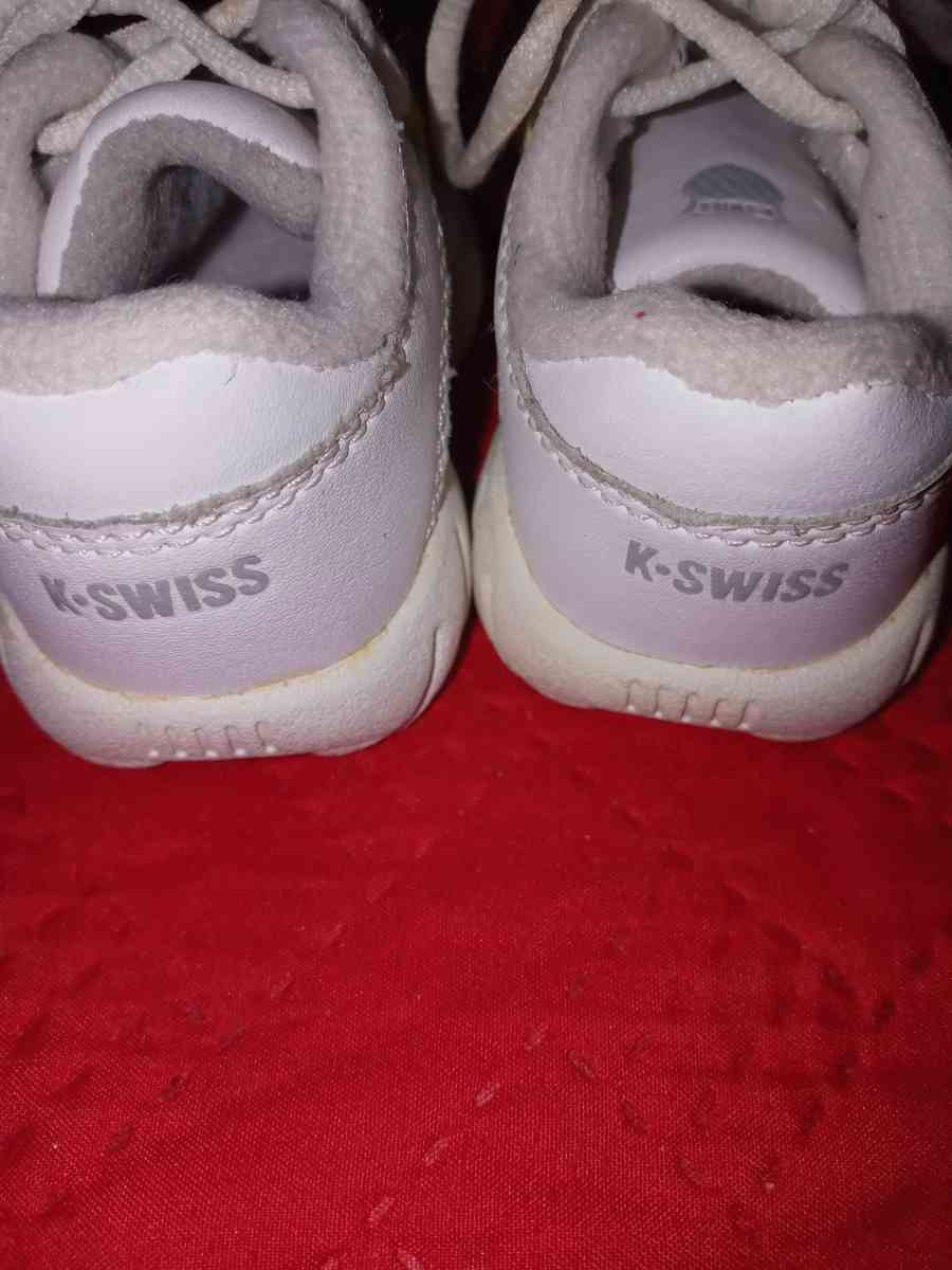 case with shoes for baby infant size 2 - Davenport, Florida - FleaMarketBay