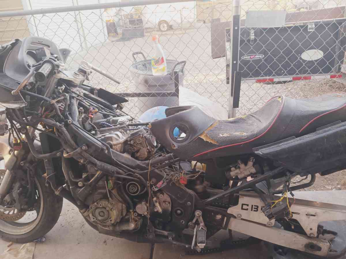 2004 Honda cbr project bike - Bullhead City, Arizona - FleaMarketBay