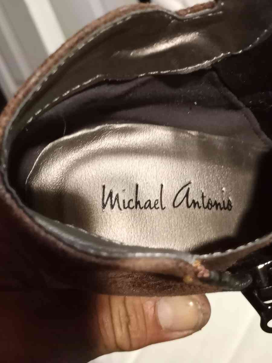 Woman Shoes - Dallas, Texas - FleaMarketBay