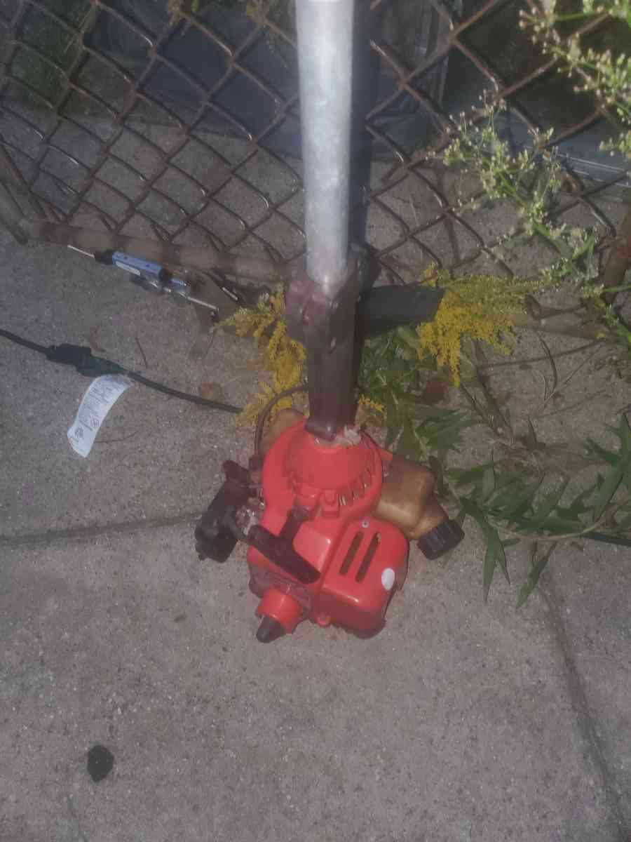 Gas Powered Weed Wacker - Detroit, Michigan - FleaMarketBay