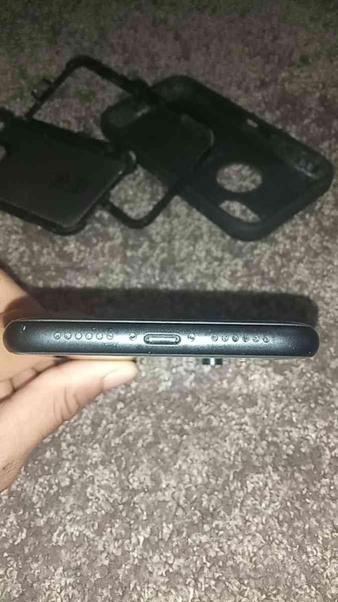 iPhone XR - Cincinnati, Ohio - FleaMarketBay