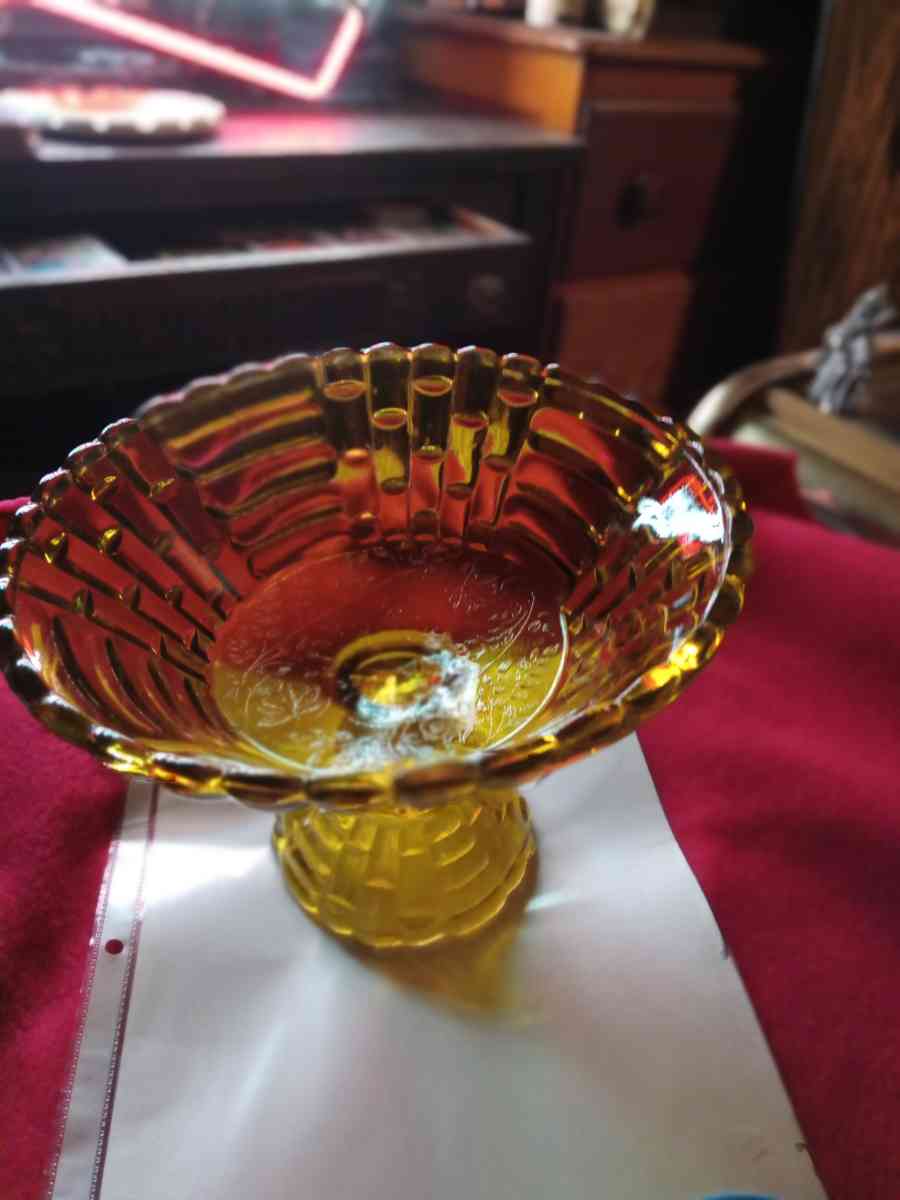 vintage amber pedestal bowl - New Albany, Indiana - FleaMarketBay