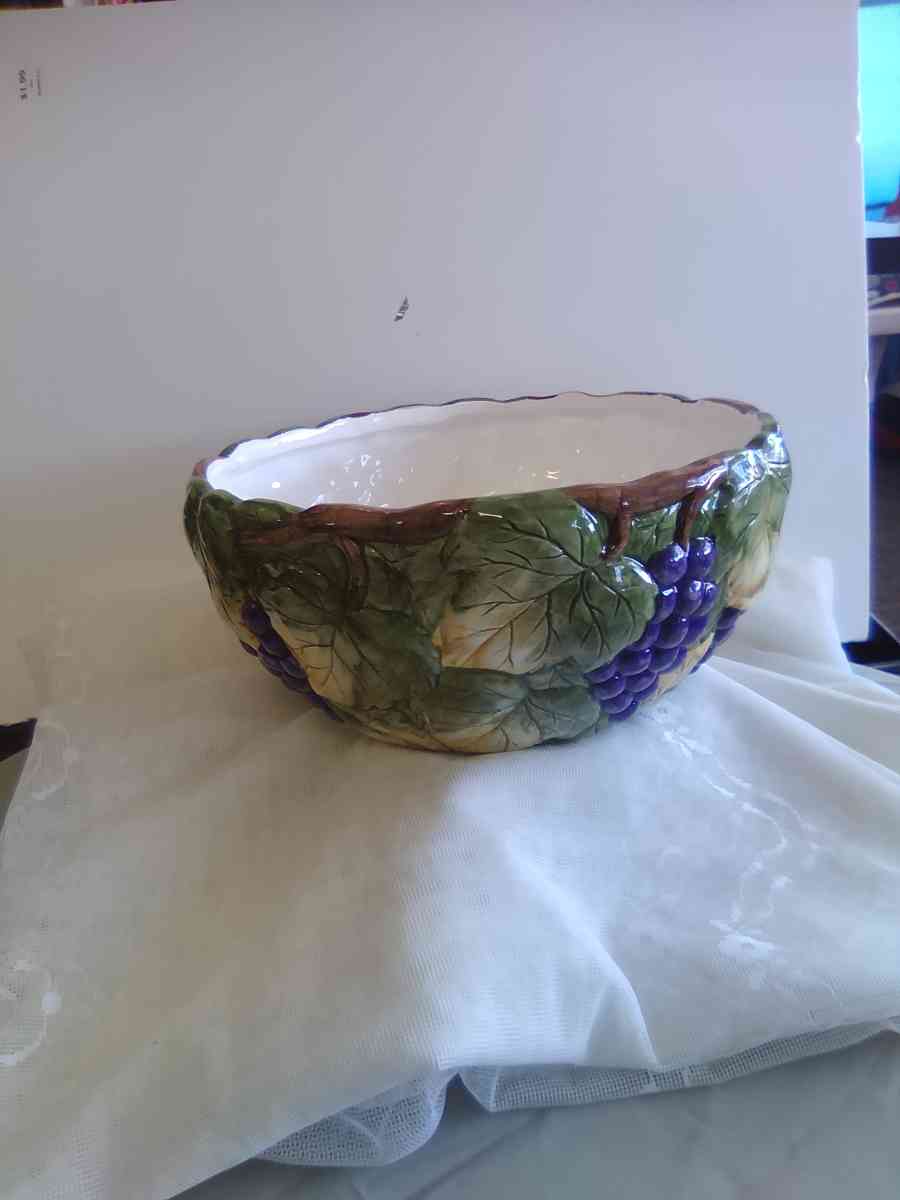 Glass  Serving Bowls - Radcliff, Kentucky - FleaMarketBay