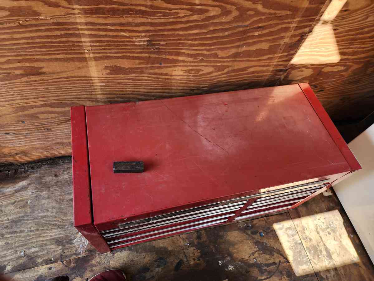 large top and bottom box full of tools - Orlando, Florida - FleaMarketBay